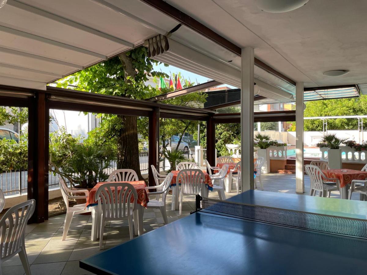 Hotel Apis Rimini Eksteriør bilde