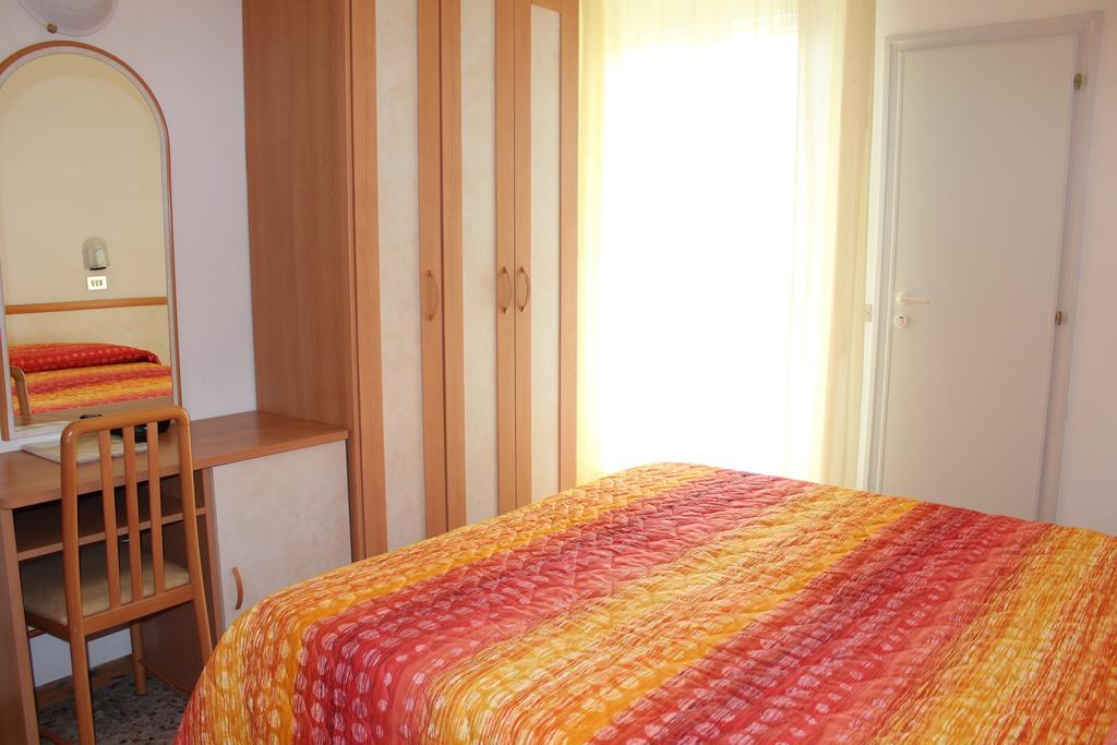 Hotel Apis Rimini Eksteriør bilde