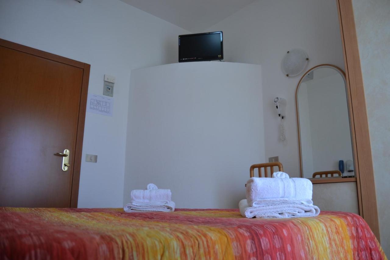 Hotel Apis Rimini Eksteriør bilde