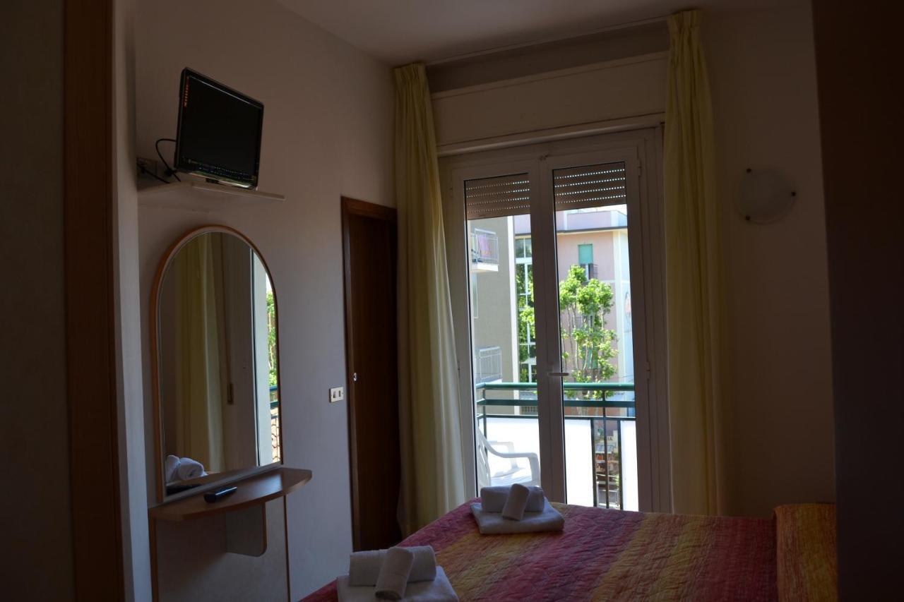 Hotel Apis Rimini Eksteriør bilde