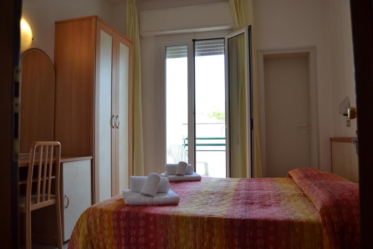 Hotel Apis Rimini Eksteriør bilde