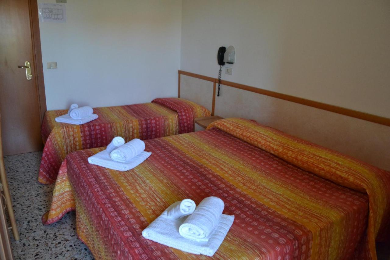 Hotel Apis Rimini Eksteriør bilde
