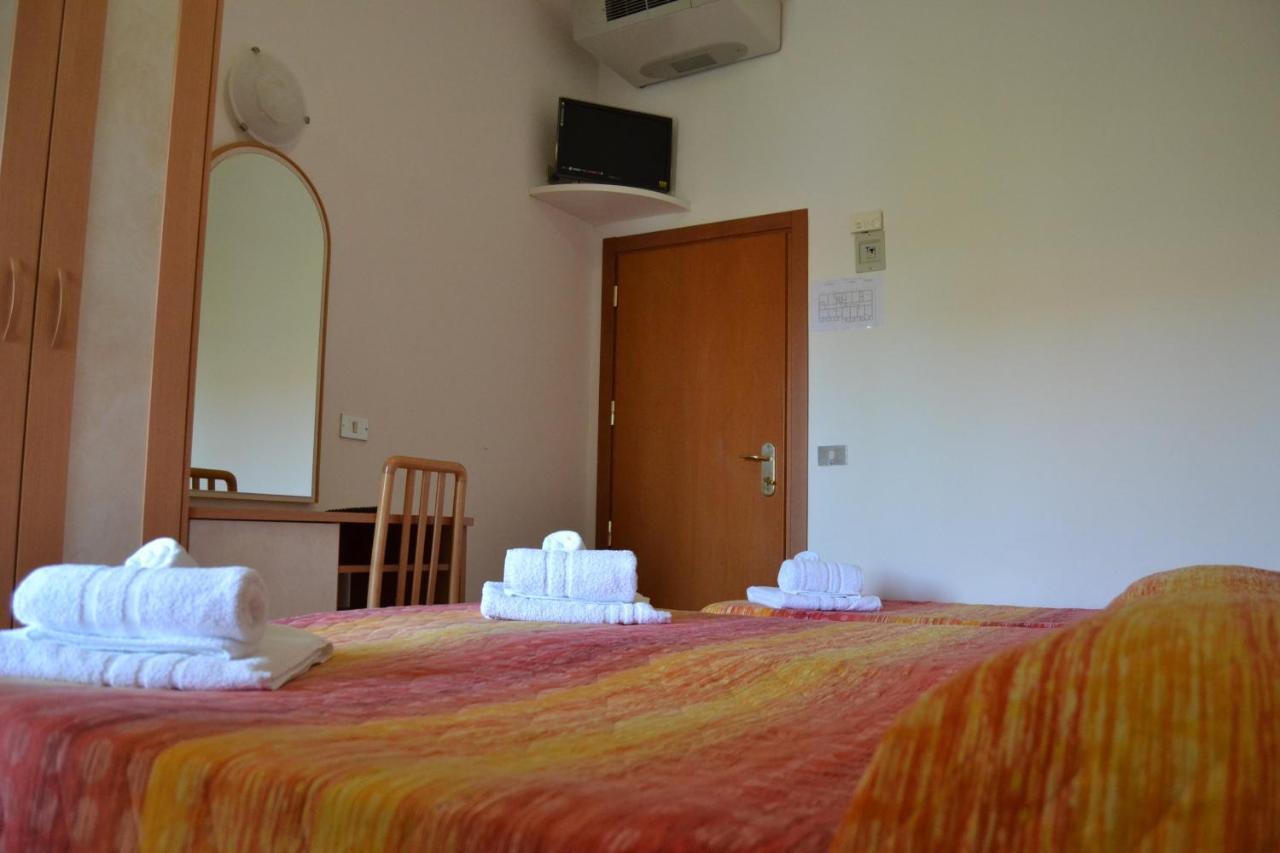 Hotel Apis Rimini Eksteriør bilde